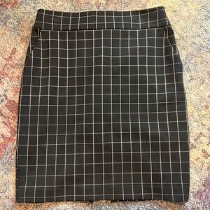 Express Classic Black and White Checkered Skirt